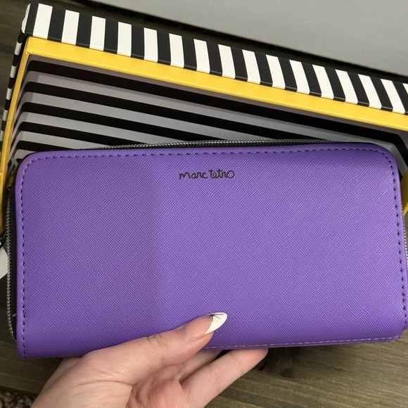 Bichon Frise Zip Around Wallet by Marc Tetro‎ - Picture 5 of 6